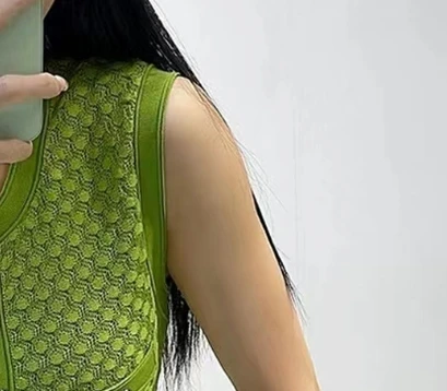 Mouwloze gebreide damesjurk met ronde hals, holle single-breasted, slim-fit vakantiefeestavondjurk