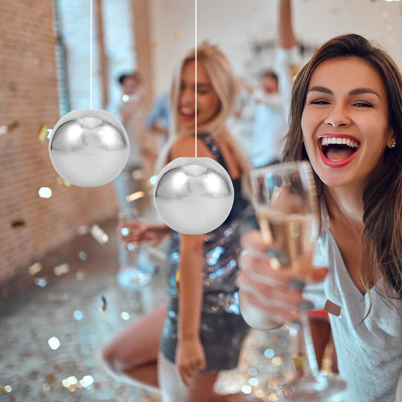 

2pcs Stainless Steel Hollow Ball With Hole Mirror Polished Garden Sphere For Indoor Outdoor Patio Lawn Pond Decoration