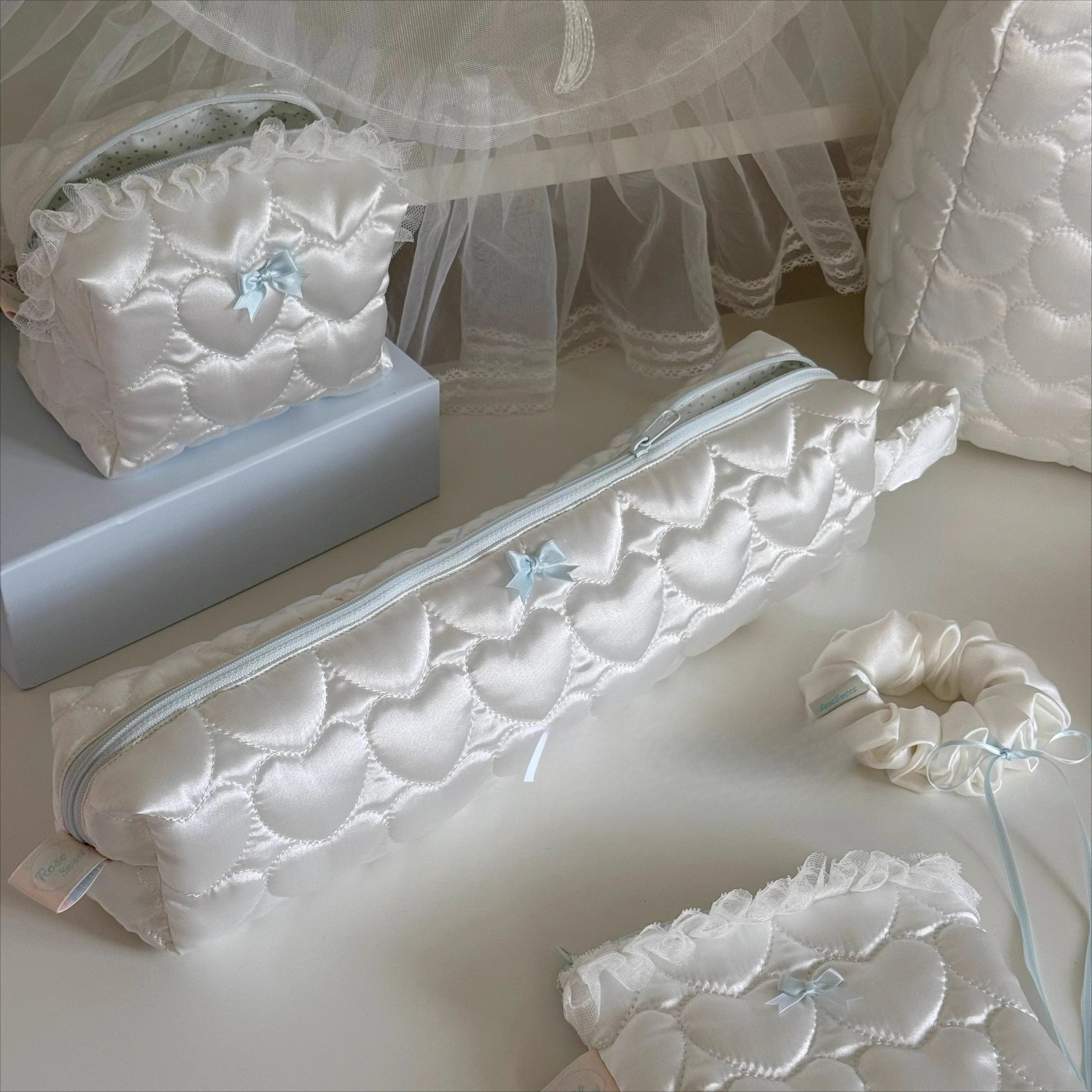 Original White Elegant Lace Heart-Shaped Quilted Storage Bag Cosmetic Bag Silk Hairband Pencil Bag Everyday Ladies