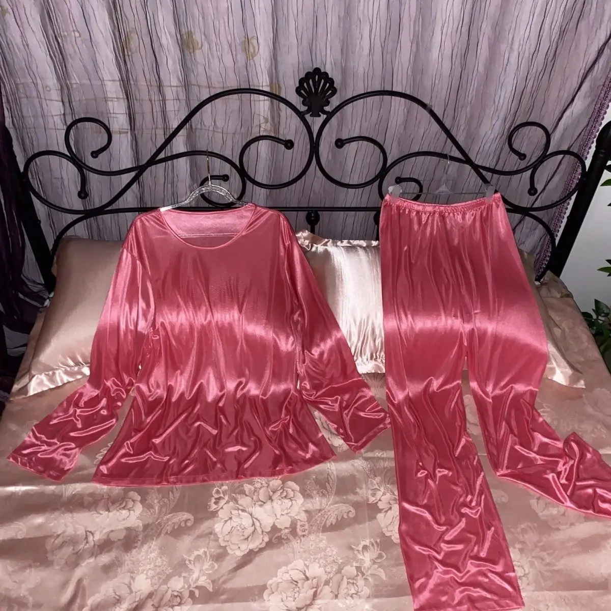 Glossy satin pajamas two-piece set Women long sleeve silk loose sleeping plus size top pants