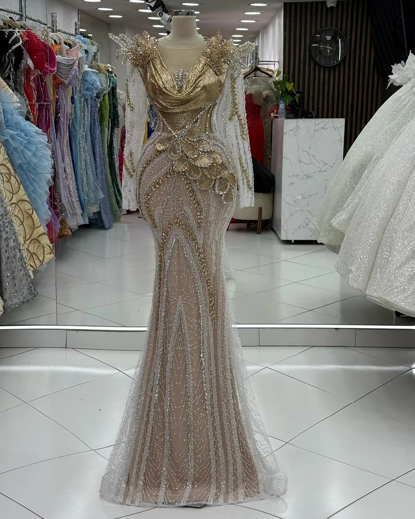 Special Middle East Evening Dresses With Crystals Long Sleeves Formal Occasion Dresses Prom Dresses Robes De Soirée Customized