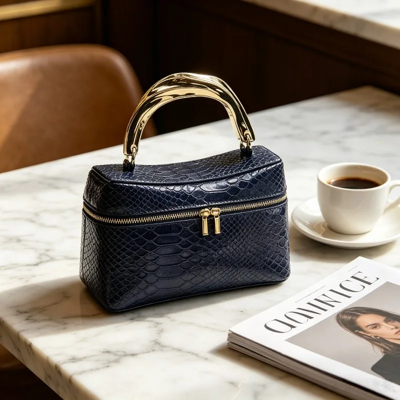 New Trendy pu Leather Make up Bag for Women Fashion Design Party crocodile grain Pattern Clutch Evening Bag Travel Handbags