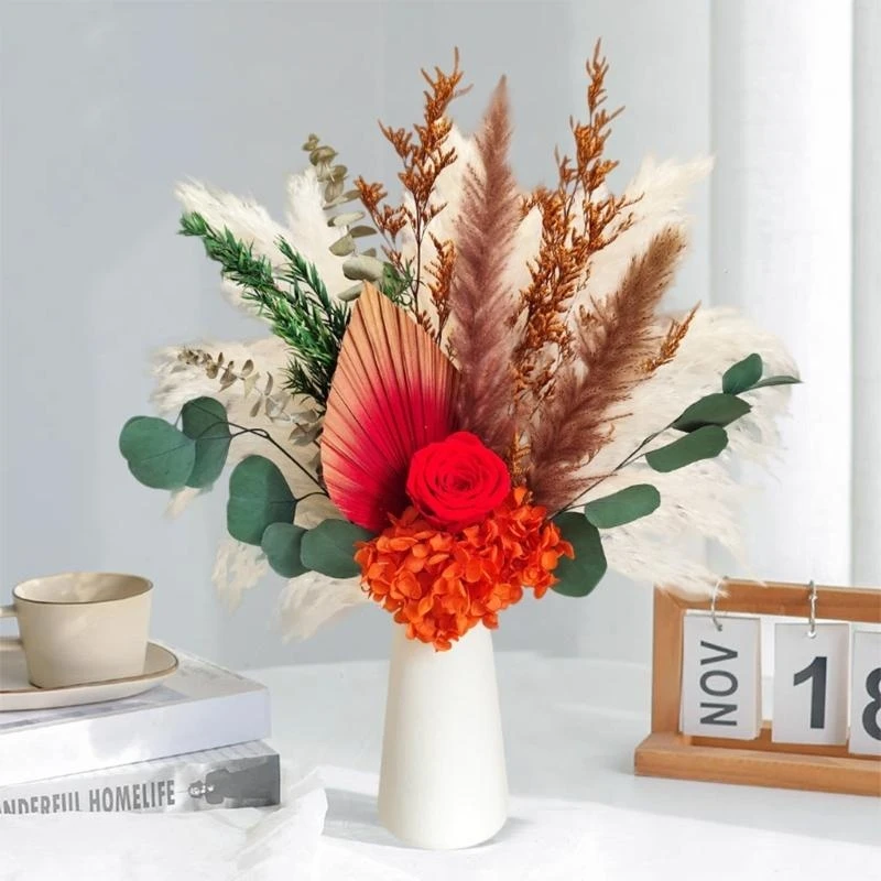 

Natural Prundo Phragmites Arrangement Adornment Perfect for Bucolic Weddings Decors with a Touch of Bucolic Charm .Q0KF