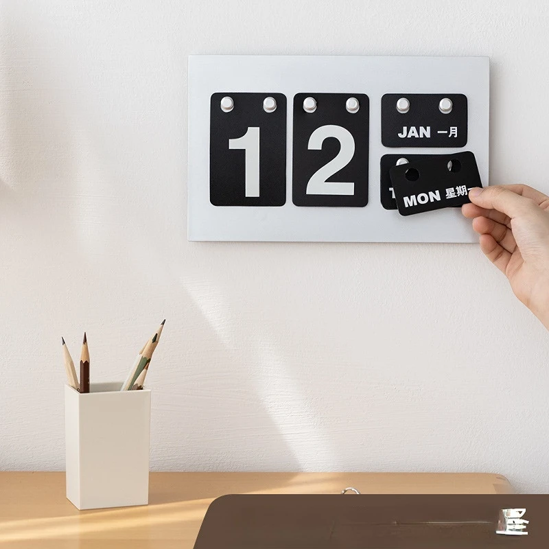 Fashion Manual Desk Metal Calendar Home Decorations Office Table Pared Wood Stationery Girls Birthday Gift