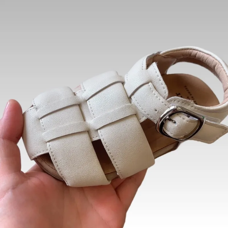 2026 Summer New Children's Shoes Boys' Baotou Anti Kick Beach Shoes Korean Edition Fashion Weaving Girls' Roman Sandals 23-33