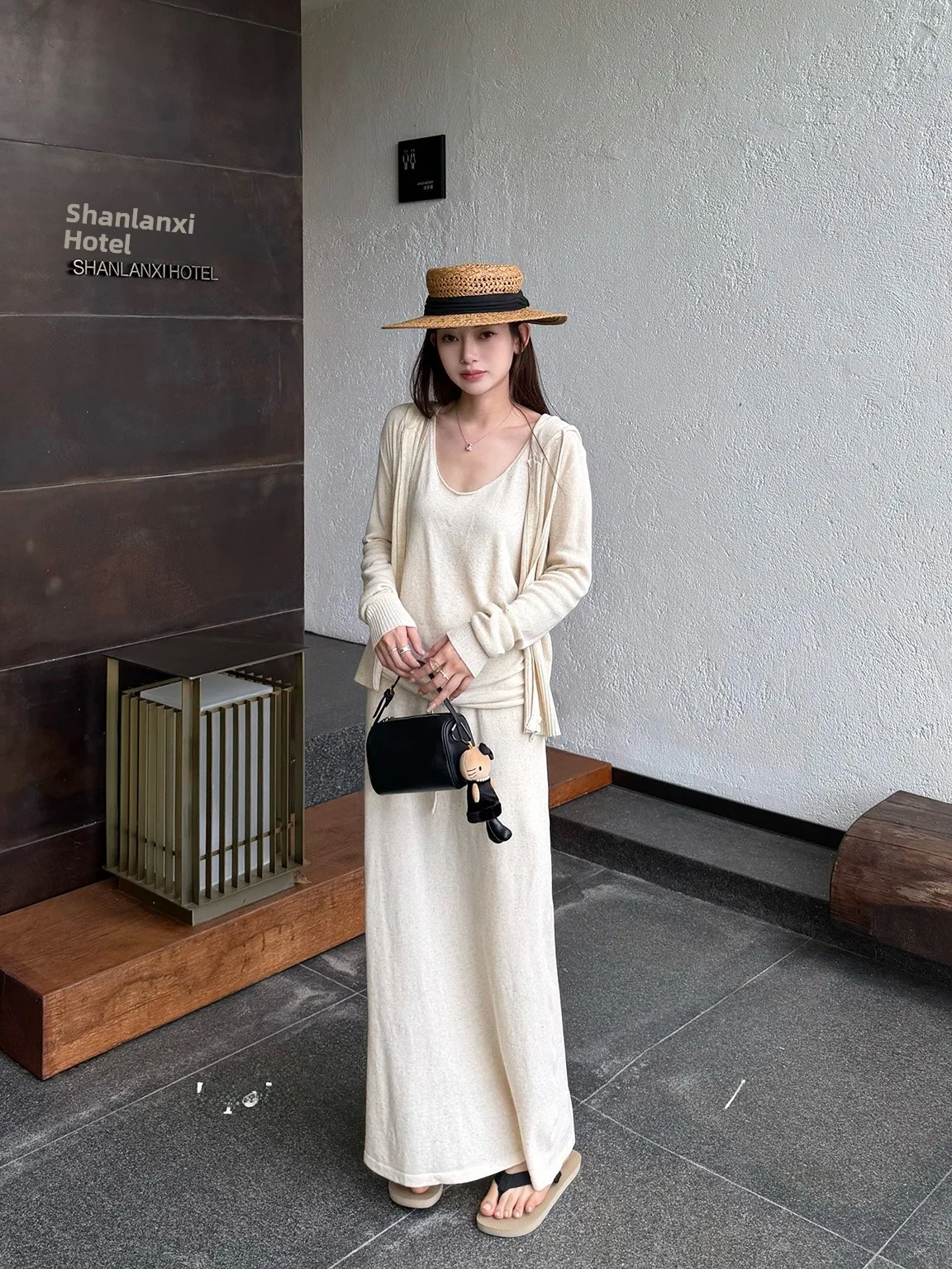 

Spring 2026 Women's Gentle Style Thin Knitted Strap Cardigan Skirt Three-Piece Set Long Sleeve Fashionable Ensemble