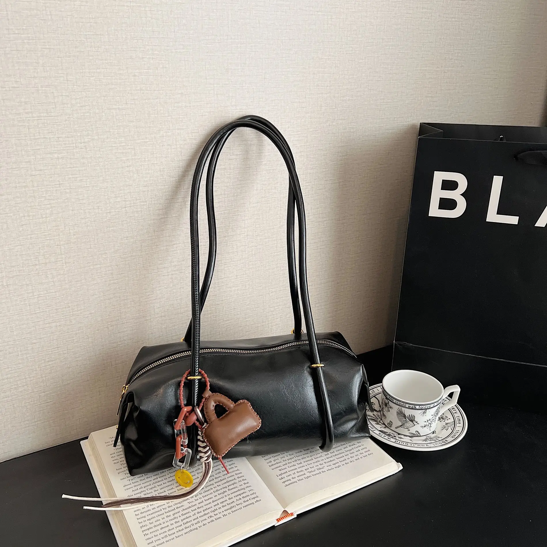 

2025 Fashion Women's Underarm Tote Bag Genuine Leather Large Capacity Multi-way Shoulder Crossbody Purse, Vintage Chic Work Bag
