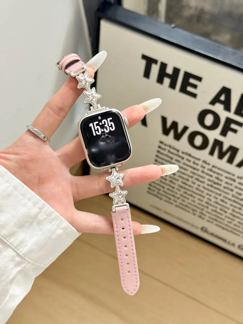 素敵なレザースターループ Apple Watch バンド女性 10/9/8/7/6/5/4/3 SE 38 ミリメートル 40 ミリメートル 41 ミリメートル 42 ミリメートル 44 ミリメートル 45 ミリメートル 46 ミリメートル 49 ミリメートルストラップ