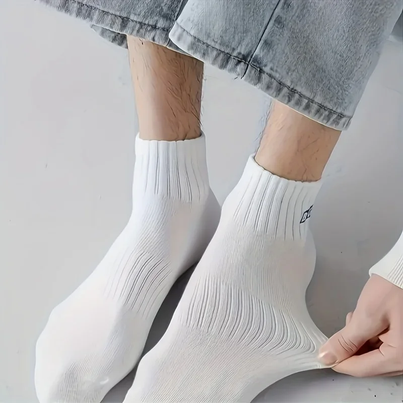 5 أزواج من جوارب الكاحل المطرزة بشعار BUG للرجال - ماصة للرطوبة، مقاومة للرائحة، جوارب رياضية منخفضة القطع لجميع المواسم