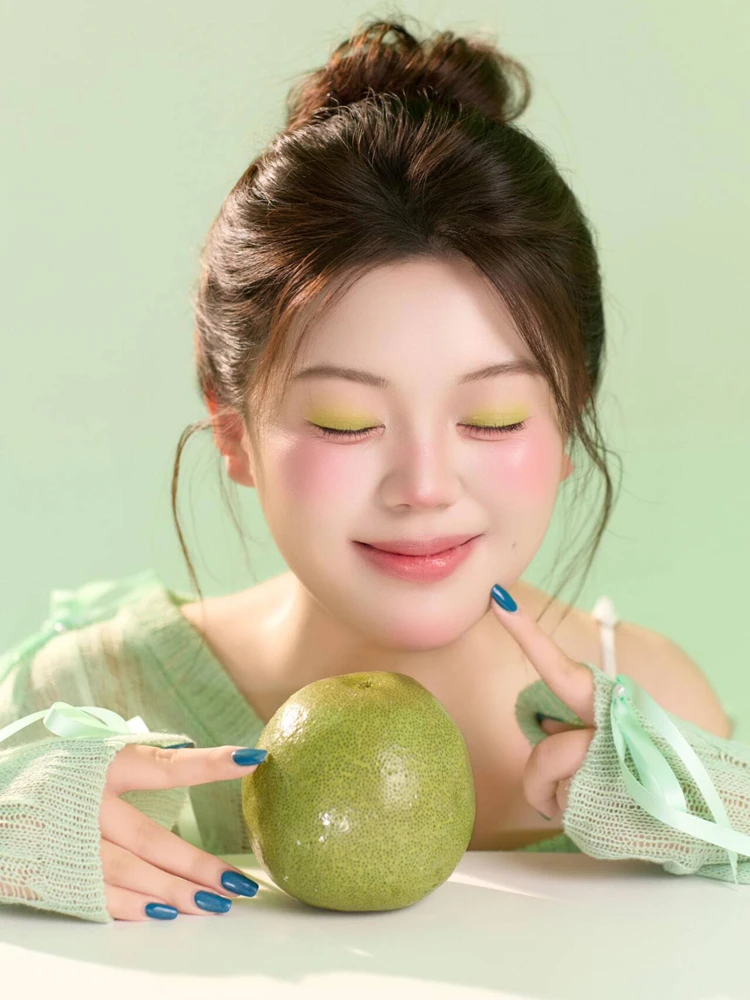 Summer 2026 Korean Style  Oxygen Feel Portrait Sweater Photography Studio Teenage Girl Artistic Fashion Clothing