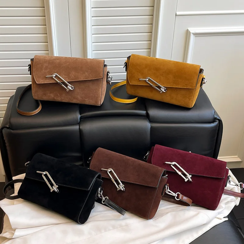 

Women's Retro Frosted Small Square Bag Vintage Metal Buckle Flap Crossbody Bag Adjustable Ultralight Daily Underarm Commuter Bag