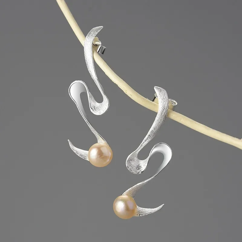 

Vintage style series elegant and atmospheric pearl earrings women's fashion jewelry