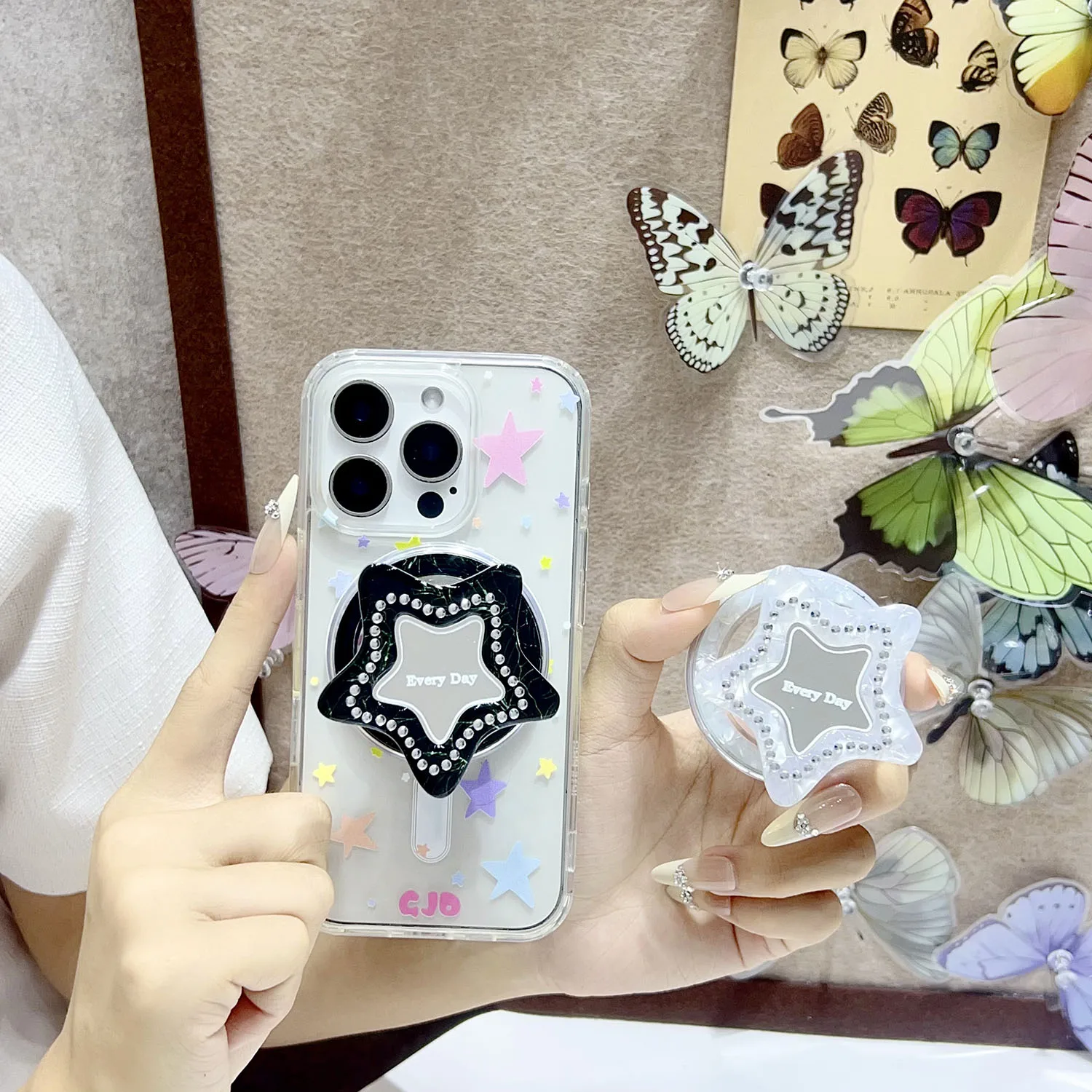 

Diamond studded shining pentagram magnetic bracket supports magnetic phone grip style bracket for iPhone wireless charging case