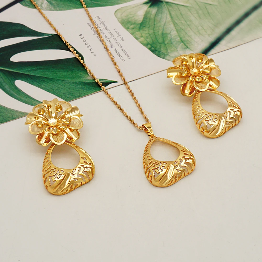 Women's Gold Color Necklace Set with Stud Earrings, Lightweight