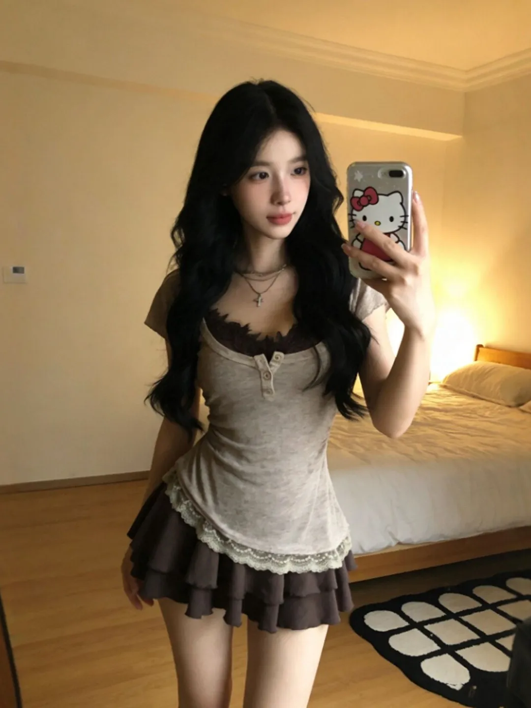 

Шикарный летний комплект одежды: футболка с коротким рукавом и юбка-полусолнце, комплект из двух предметов, маленький размер, отлично смотрится, модный комплект из двух частей.