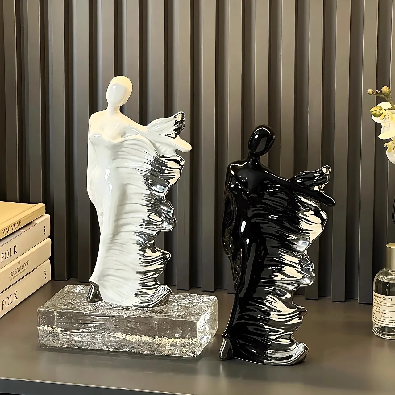 

Light luxury high-end character art decoration, TV cabinet, living room, study, entrance, wine cabinet, home decoration