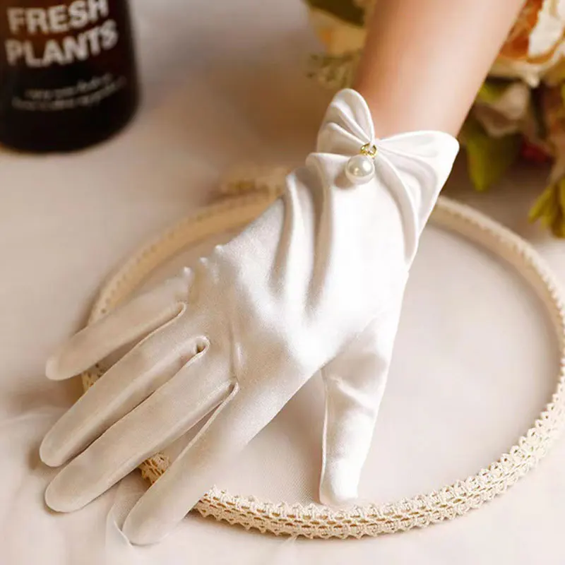 Satin Wedding Dress Bride Gloves Short Summer Sunscreen Full Finger Mittens Elegant Pearl Gloves Banquet Etiquette Accessories