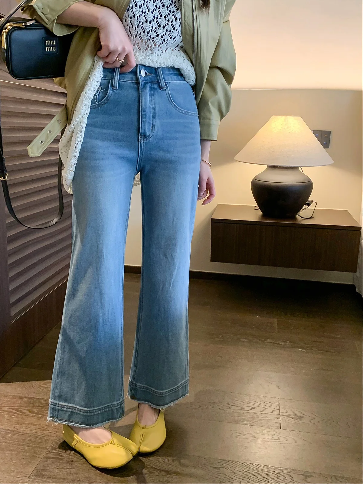 

Love Devil Fish High Waist Bell Bottom Jeans Women's Blue Washed Frayed Slimming Long Pants Spring 2026 Fashion