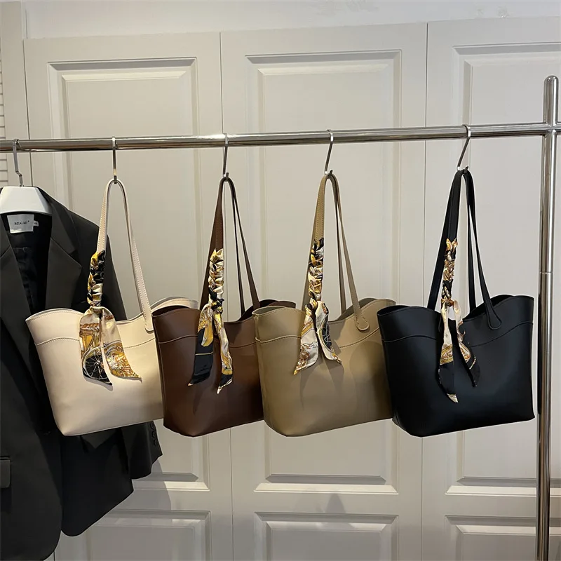 

2025 Winter Spacious Tote Bag, Minimalist Shoulder Purse for Women, Fashion Crossbody, Versatile Day to Night Bag Textured Sling