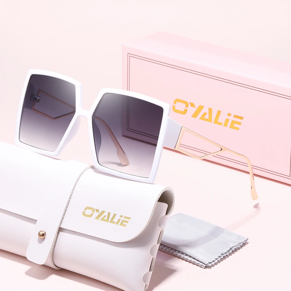 Gafas de Sol Oyalie con Marco Cuadrado Grande y Diseño Atrevido, que Exudan Estilo y Son una Opción Moderna para Quienes son Vanguardistas y con Sentido del Estilo Ideal para asistir a exposiciones de arte, desfiles de moda, mercados creativos y otros eve