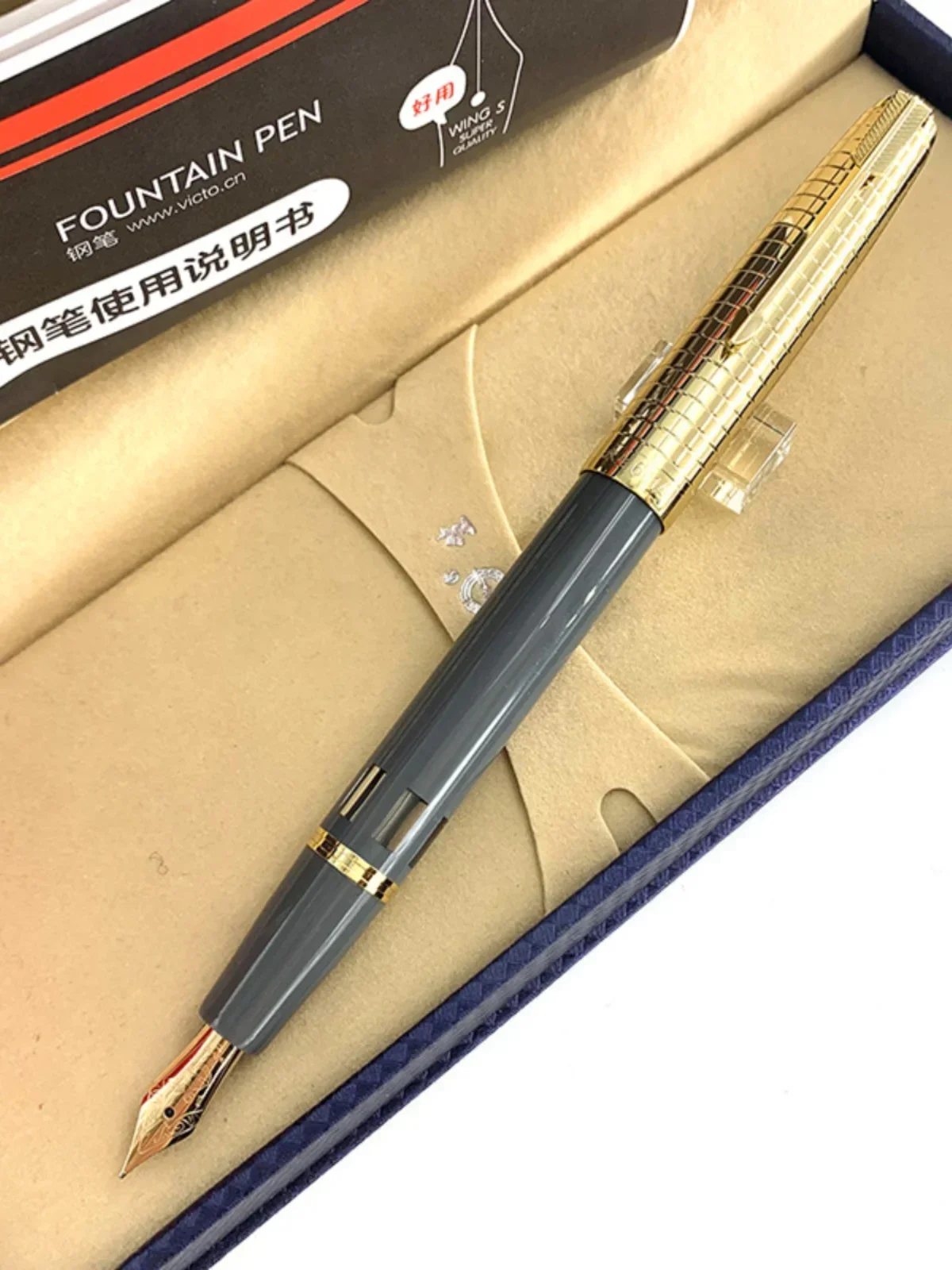 Hot Yongsheng 601A Gold Sleeve Double Bead Vacuum Piston 14K Bright Tip Gold Pen Large Capacity Hot Product