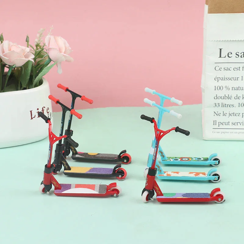 لون عشوائي ألواح التزلج إصبع سكوتر أطراف الأصابع الدراجات ألعاب لوحة الأصابع #4