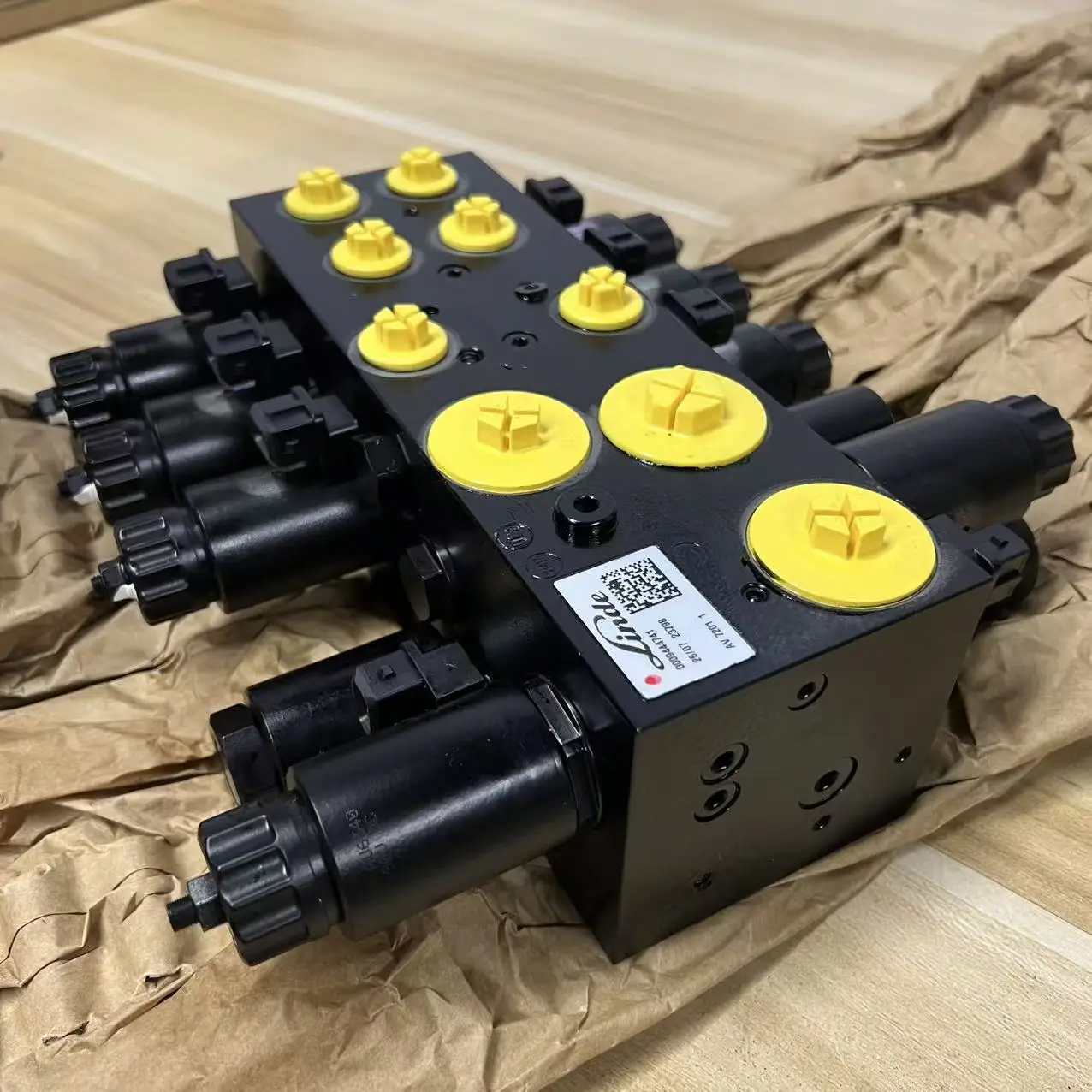0009444741 Linde Forklift Control Valve 4-Spool Hydraulic Directional Block for IC Counterbalanced Truck 1276 Series H16 H18 H20
