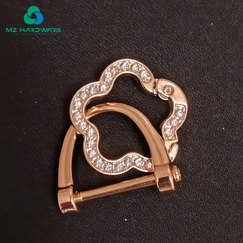 

Diamond Plum Blossom Spring Ring and D Combination Car Keys and The Design of Clothing Accessories Shine