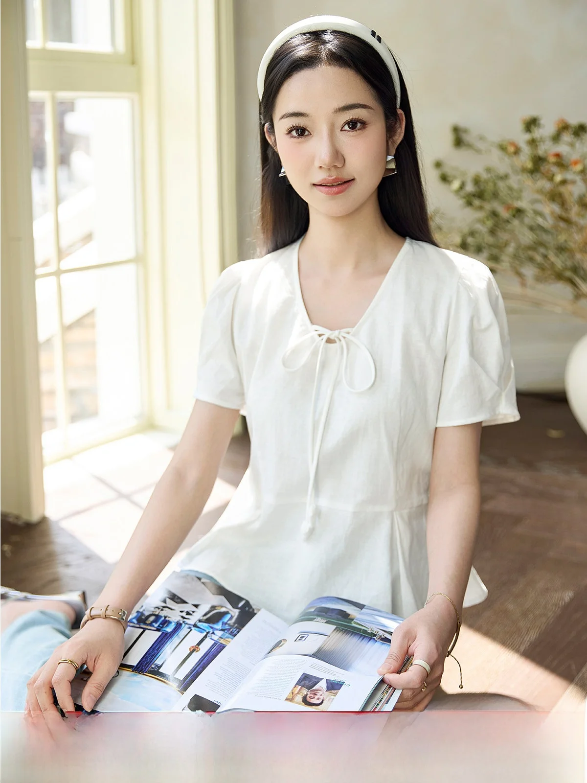 

Новая летняя женская блузка с универсальным узловым дизайном, коротким рукавом, из дышащей хлопково-льняной смеси, свободного кроя, с V-образным вырезом, повседневный топ