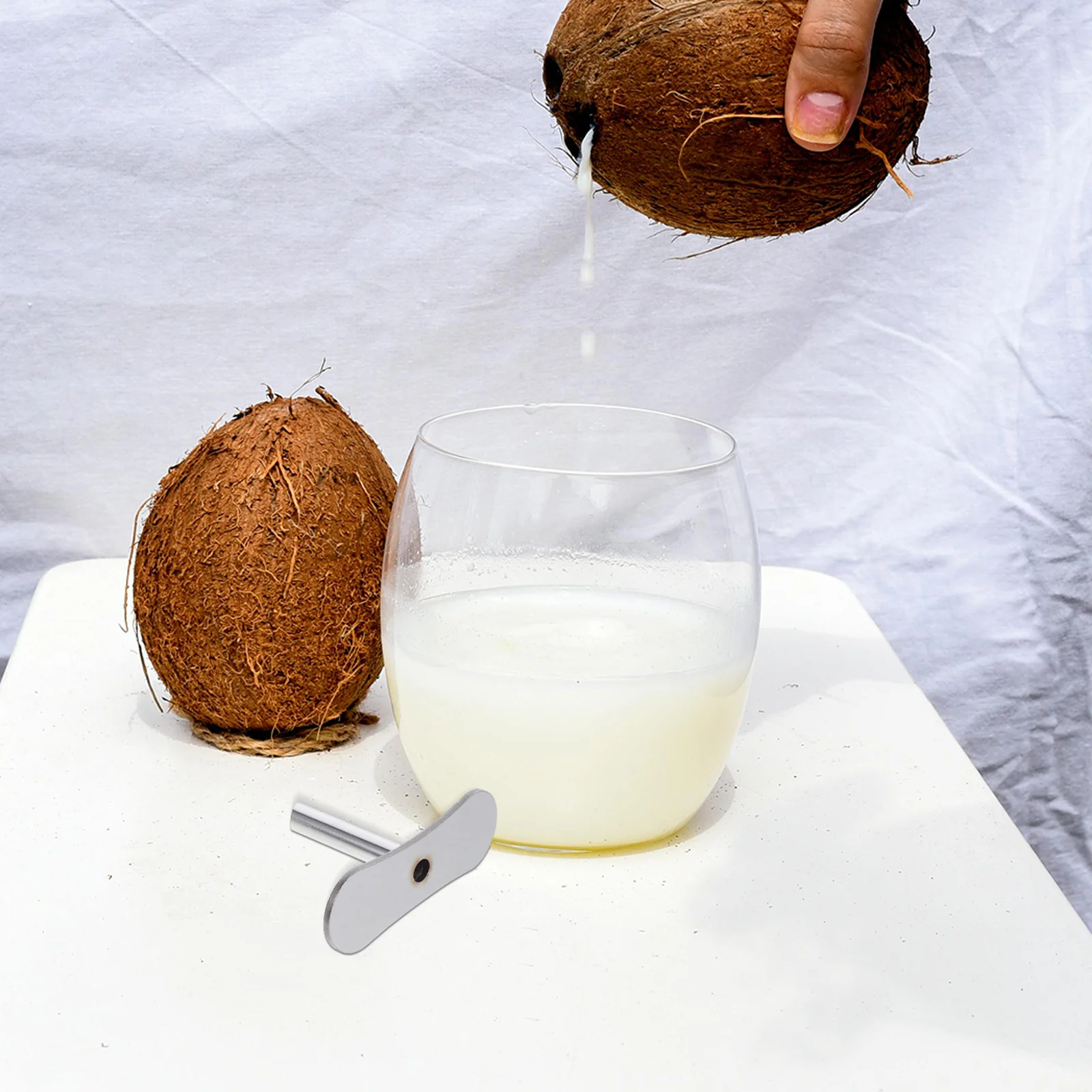 

4 шт., инструмент для открывания кокосов, многоразовый дизайн из нержавеющей стали для домашних кухонь и кемпинга, серебряный инструмент для открывания кокосов