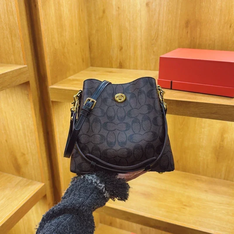 

Vintage Luxury Diaper Bag: Elegant Crossbody Handbag For Women With Designer Letter Logo And Large Capacity Messenger Tote