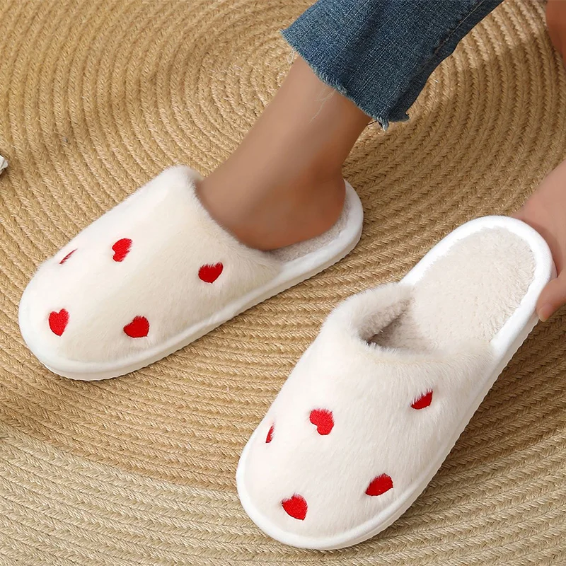 

Women Cute Half Pack Fluffy Indoor Slippers Winter Embroidery Heart Soft Flat Sole Warm Slippers Woman Light Living Room Shoes