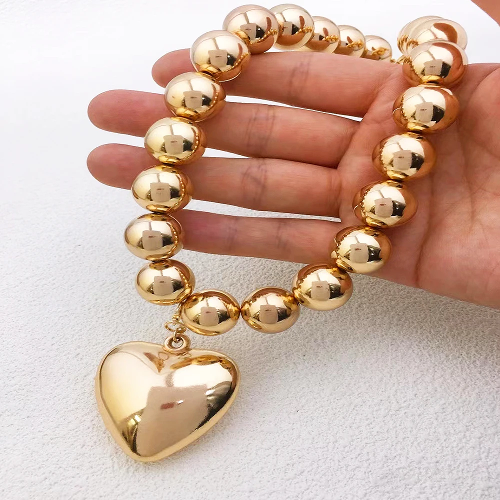 Vintage Trendy Big Bead Necklace Elegant Temperament Heart Pendant Necklace For Women Female Gifts