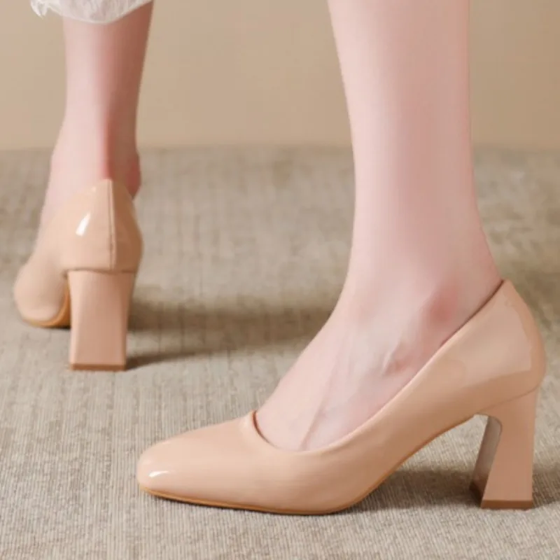 حذاء نسائي ربيعي جديد موديل 2025 بكعب عالٍ بمقدمة مربعة، حذاء فردي مريح للمشي في الهواء الطلق، مقاس كبير #3