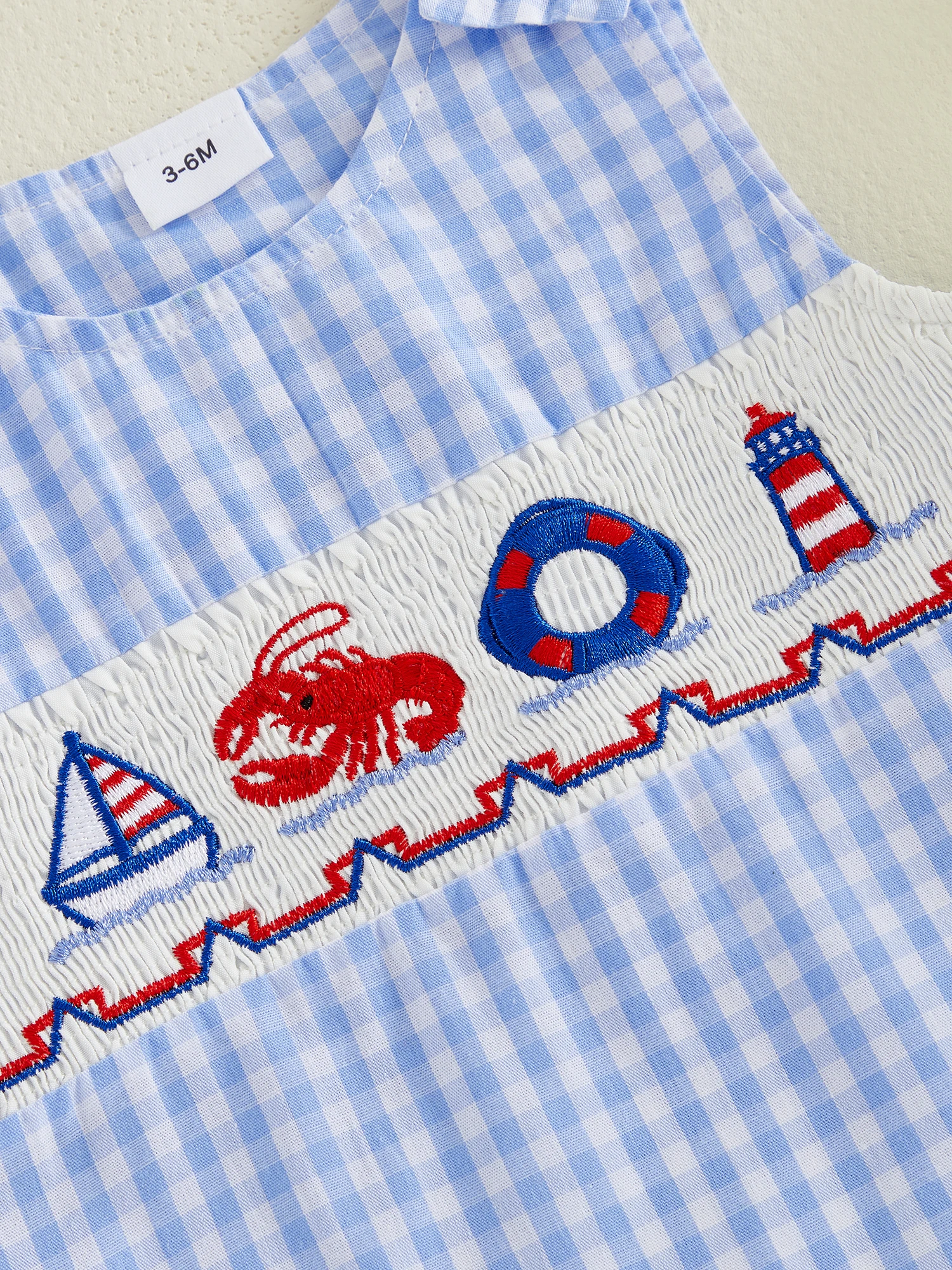 

Очаровательный клетчатый комбинезон для маленьких мальчиков с вышитыми деталями, идеально подходящий для лета - комбинезон без рукавов для новорожденных и малышей