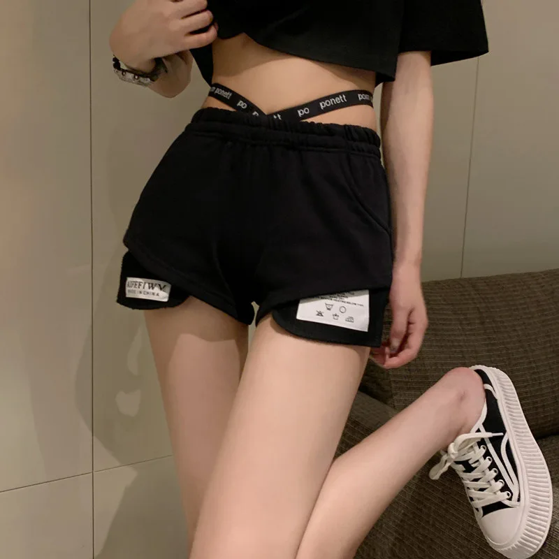 2025, Sommer Neue Damen Casual Sport Shorts Hohe Taille Design Brief Verband Y2k Shorts Hot Pants