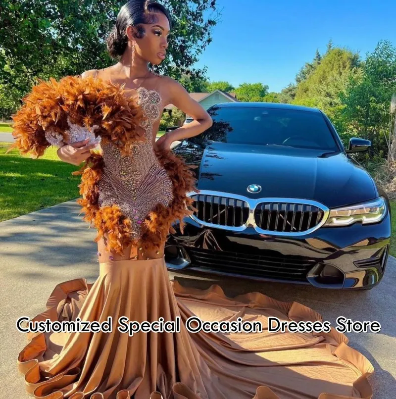 Sexy V-hals Prom Dresses 2026 Kralen Crystal Feather Zeemeermin Ruches Feestjurk Zwarte Meisjes Afrikaanse Avondjurken Aangepast