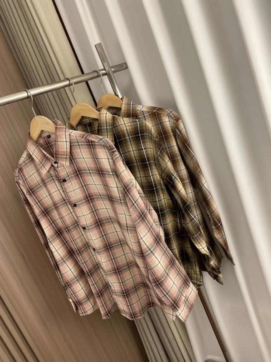 

Mosaic Color Blo Plaid Long Sve Casual Loose irt for Men And Women Autumn Faion Breathable Stand Fit Flip Collar