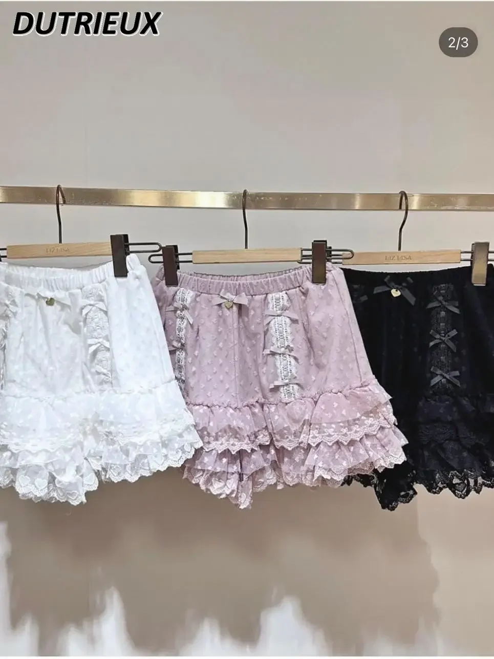 2025 Nuovi pantaloncini casual in pizzo stile giapponese Lolita per donna Pantaloni corti a pois tinta unita moda estiva femminile versatile