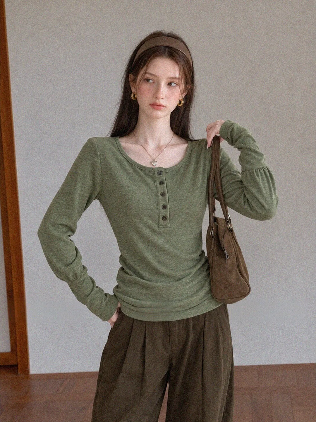 Slim Fit Long Sleeve T-Shirt Women's Autumn Winter New Style Henry Collar Gathered Vintage Green Slimming Inner Wear Base Top