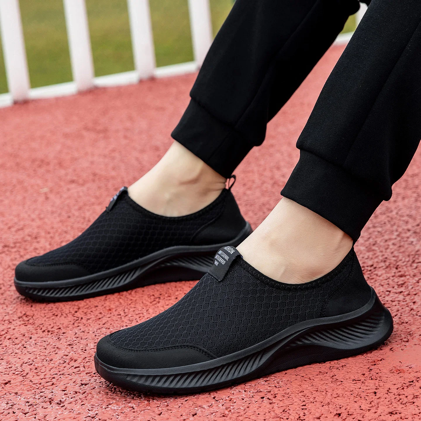 

Men's Summer New Mesh Breathable Anti-Odor Casual Slip-On Lightweight Fashionable Dad Shoes Comfortable Wear-Resistant Shock