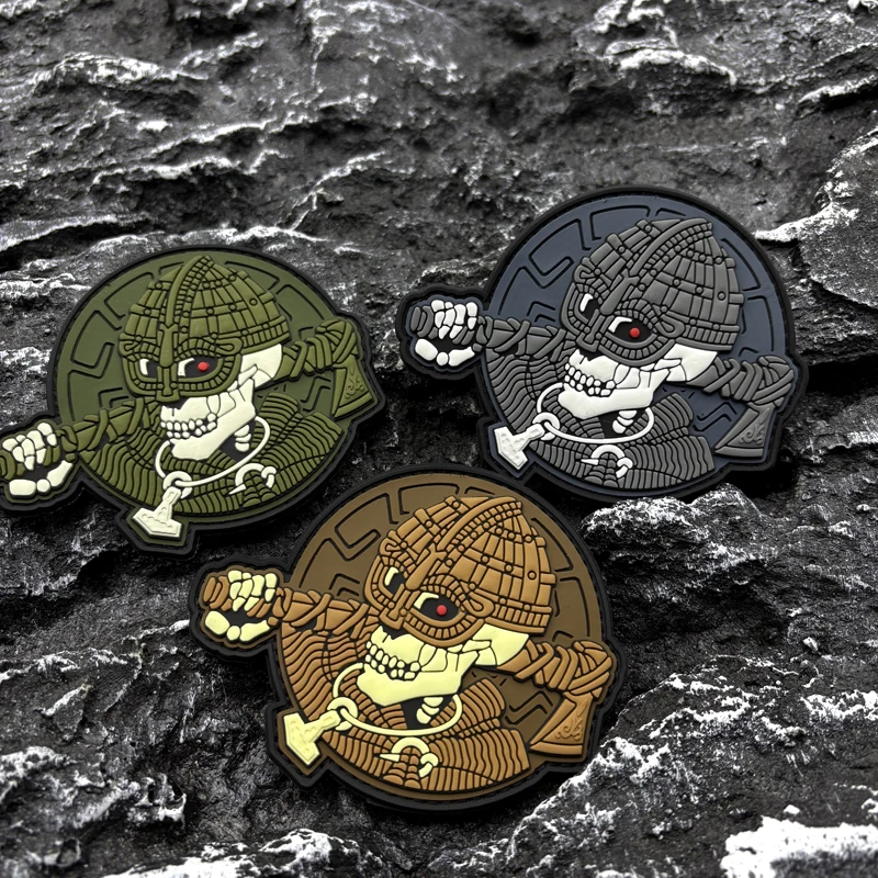 Ein Skelett-Soldat-Patch-Abzeichen aus PVC mit Klettverschluss auf der Rückseite, geeignet zum Dekorieren von Taschen, Rucksäcken, Westen und Kleidung