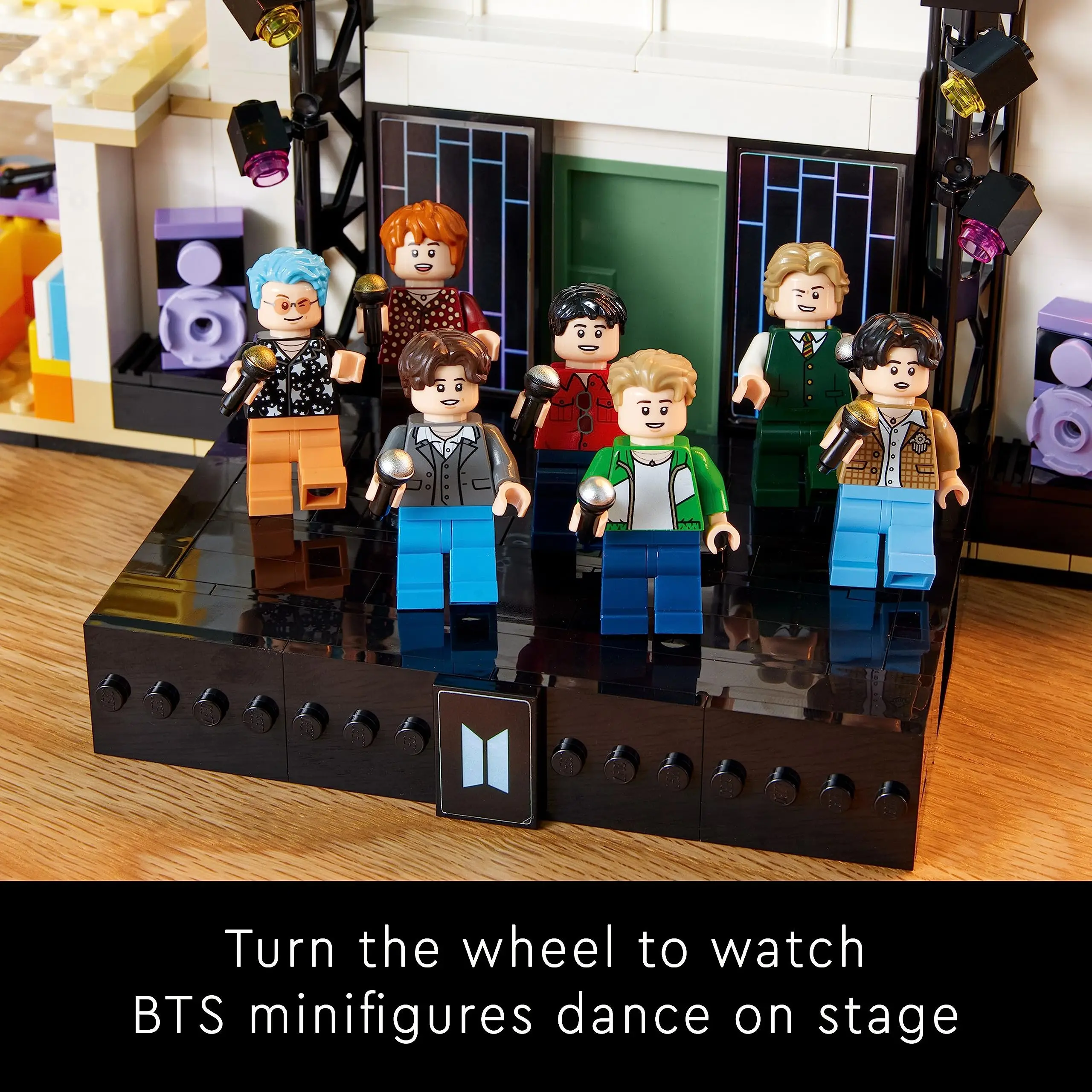 LEGO Ideas BTS Dynamite 21339 Kit de modelo com 7 minifiguras da