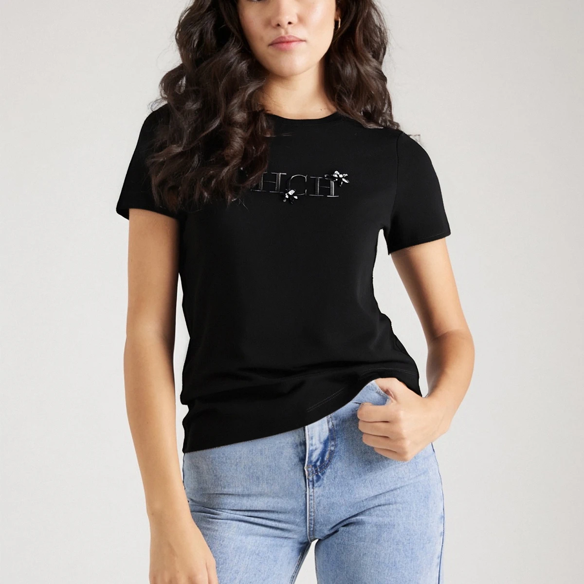 Camiseta CHCH para mujer, nueva camiseta negra resistente bordada con cuello redondo, Top informal cómodo