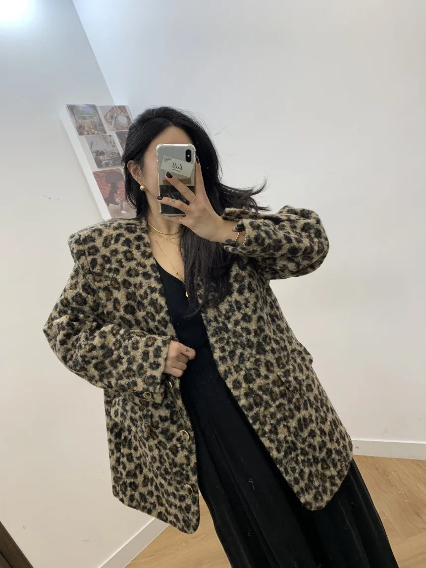 

Retro Fashionable Leopard Print Lamb Fur Jacket Women's Winter Cotton Sandwich Warm Versatile Commute V-neck Suit Coat