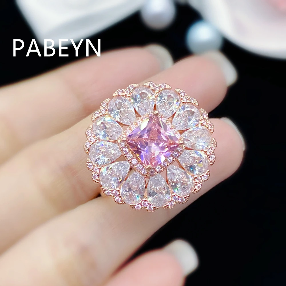 925 Sterling Silber Roségold Zirkon-Ring mit Strahlendem Rosa Herzstück, Birnenförmigem Halo, Gewelltem Pavé-Rand, Glamouröser, Luxuriöser Schmuck – Detail 5