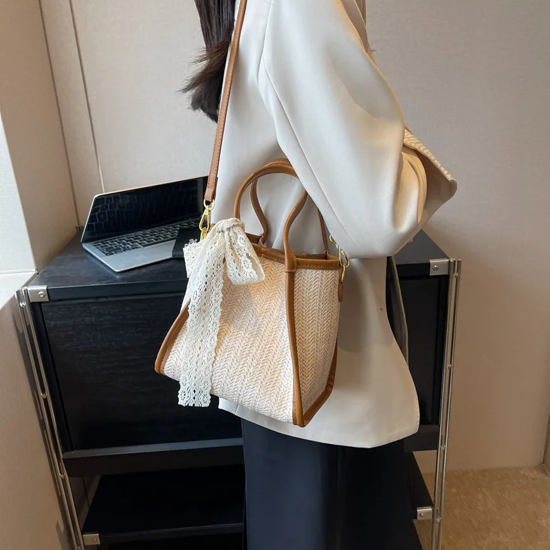 Shoulder Bag Summer Straw Woven Contrast Color Casual Handbag Small Mini Women's Bag 2023 New Simple Design Bucket Crossbody Bag