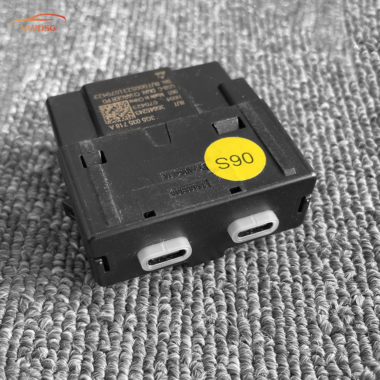 

Automobiles And Spare Parts Dual USB ports For VW Caddy Atlas Touran 5T ID4 For Skoda Kodiaq 3G5 035 718 A 3G5035718A