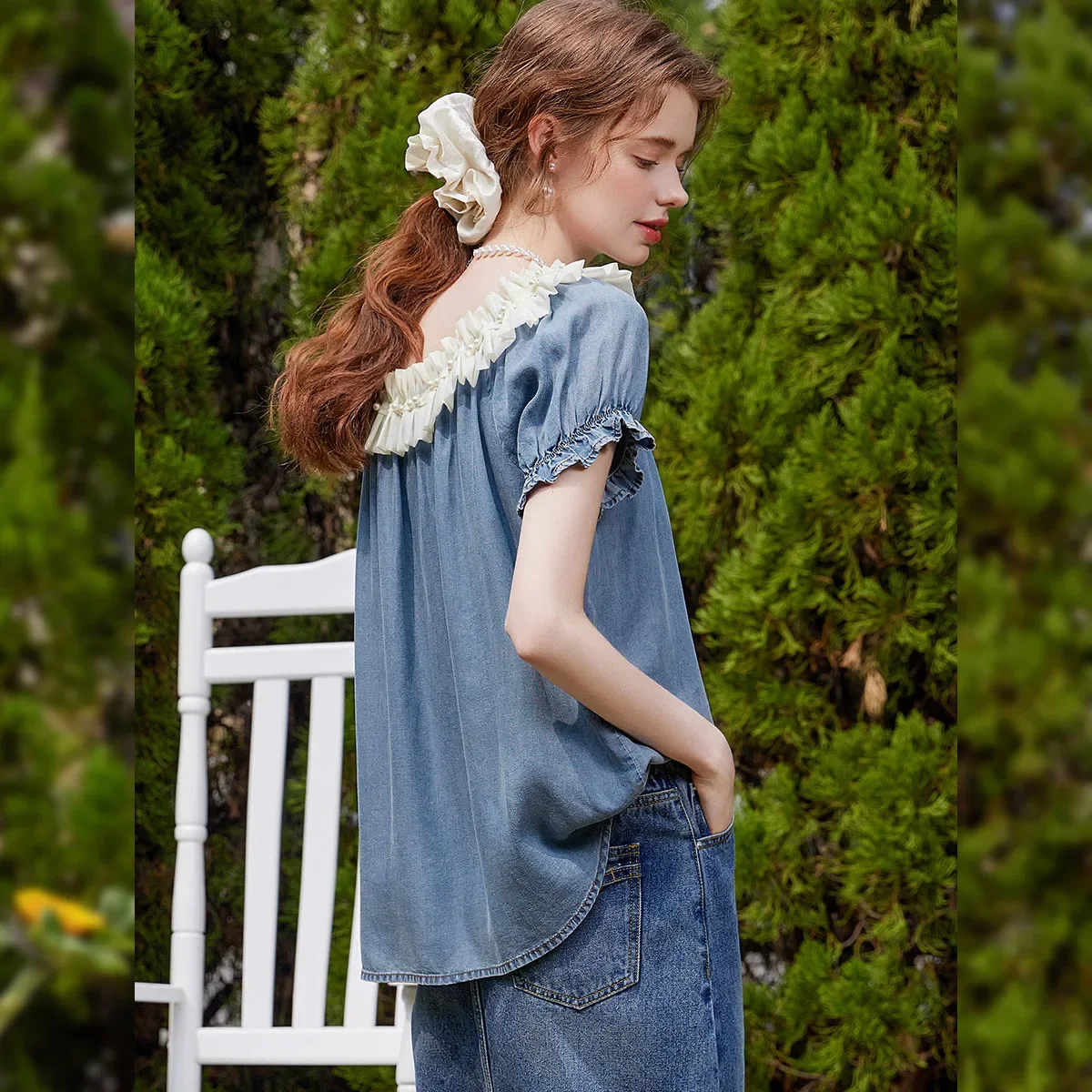 เสื้อเชิ้ตผู้หญิง LOUIS YAO รุ่น New Clash of Colours ลายไม้ ประดับต่างหู  คอลเลคชั่นฤดูร้อน 2025 สไตล์หวานละมุน ผ้าไม่ยืด ทรงหลายชั้น คอกลม