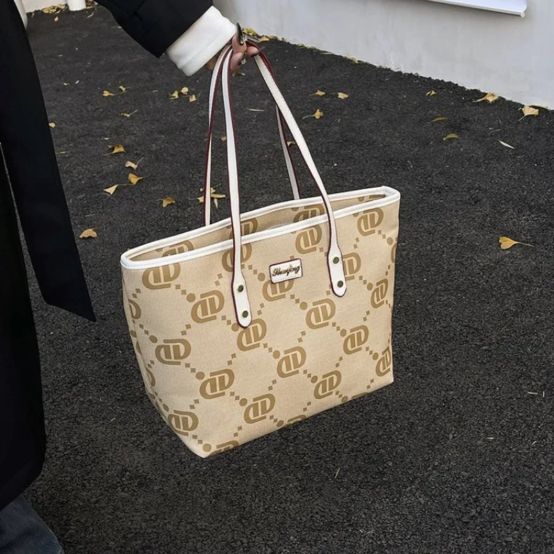 

Simple Elegant Crossbody Bag Office Commuting Business Meeting Female Exquisite Chic Versatile Timeless